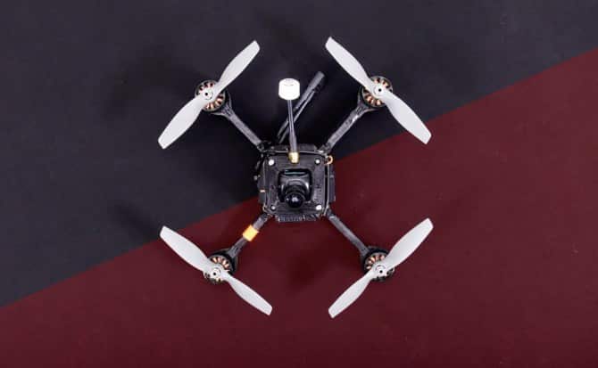 DRL RacerX es el dron más rápido del mundo al alcanzar los 288 kilómetros por hora.